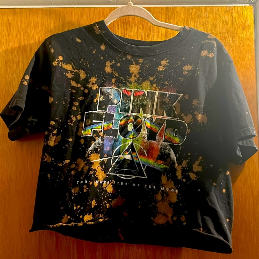 Cropped Pink Floyd shirt